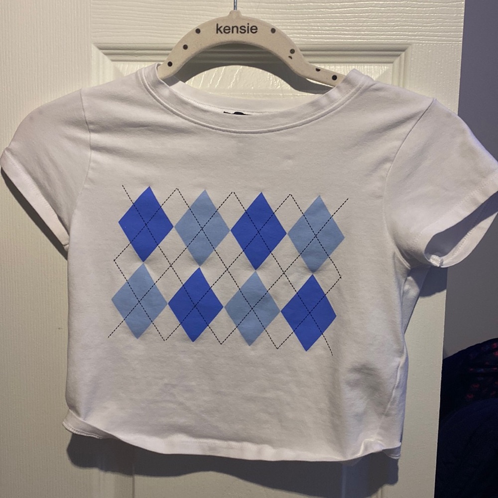 White crop top with a blue pattern!